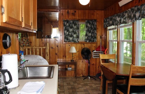 Deer River Cabin | Cabin 9 - Cozy private studio cabin on the lakeshore