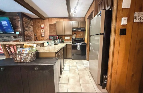 Bessemer Cabin | Cabin Fevers 1 @BigPowderhorn~ Sauna, Pet Friendly, Close to Trails & Fire Pit