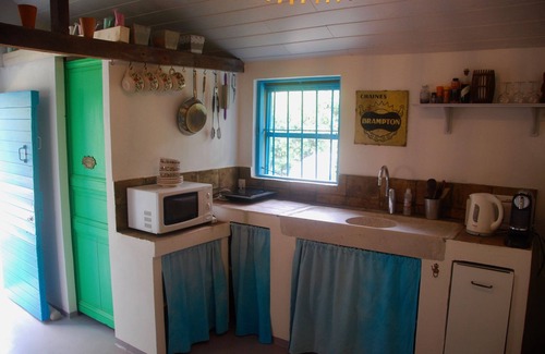 Salon-de-Provence Cabin | Cabin in the plane tree, swimming pool, trampoline