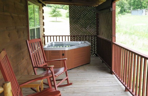 Hendersonville Cabin | Cabin in the Meadow-Peaceful 1BR 20Acre Rural Retreat-HotTub-WiFi-Near Asheville