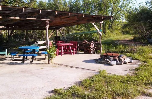 Hendersonville Cabin | Cabin in the Meadow-Peaceful 1BR 20Acre Rural Retreat-HotTub-WiFi-Near Asheville