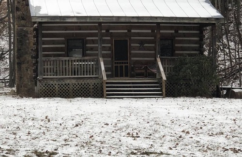 Franklin Cabin | ~ Cabin in the Wildwoods ~ Secluded ~ Rustic ~ Family Friendly~