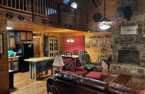 Coffeeville House | Cabin in the woods overlooking Grenada lake.