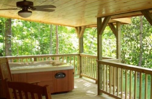 Hendersonville House | Cabin in the Woods-Peaceful 1BR 20-Acre Rural Retreat-HotTub&WiFi near Asheville