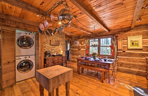 Fleetwood Cabin | Cabin Near Boone w/Hot Tub & Mountain Views