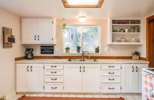 Lakeside Cabin | Cabin near Flathead Lake is walking distance to food, shopping and lake view.
