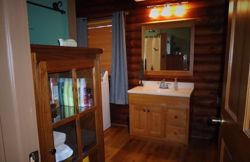 Lairdsville Cabin | Cabin nestled in the Endless Mountains, minutes to hiking, hunting and fishing.