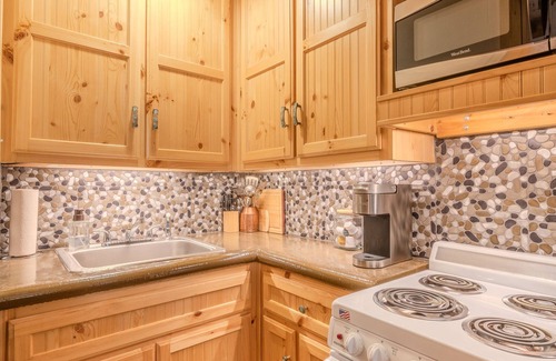 Red River Cabin | Cabin-on Main-1 Bed 1 Bath 1 SleepSofa Pet w/Fee