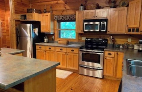 Robbinsville Cabin | Cabin on the Creek