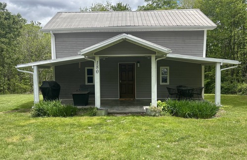 Cane Valley Cabin | Cabin on the Lake Getaway Right off Green River Lake!