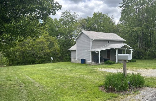 Cane Valley Cabin | Cabin on the Lake Getaway Right off Green River Lake!