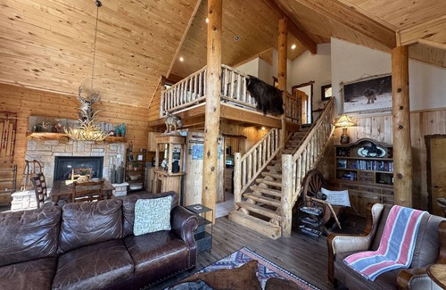 Pagosa Meadows IV House | Cabin on the Rocks: 7 Acres, Hot Tub, Stunning Views, 4.5 miles to Pagosa Springs & Wolf Creek Ski!