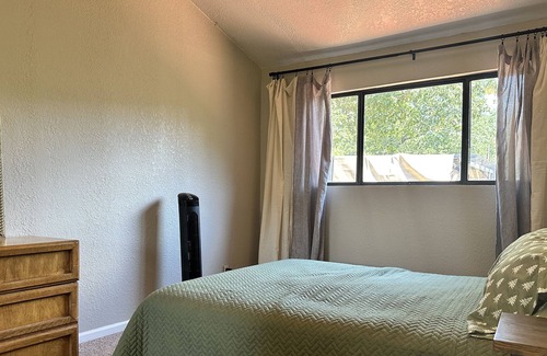 Placerville Cabin | Cabin Retreat near whitewater rafting & nature hiking, apple hill & main street.