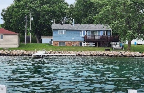 Battle Lake Cabin | Cabin Retreat On Beautiful, Crystal Clear Eagle Lake in Ottertail County, MN