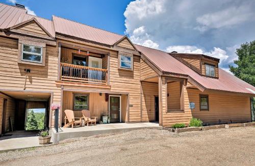 Angel Fire Apartment | Cabin-Style Condo with Deck Near Angel Fire Resort