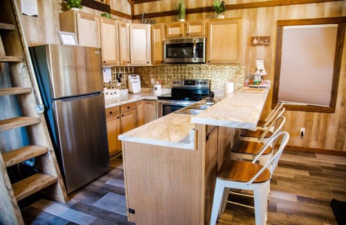 Groveoak Cabin | Cabin Vacation|Pet Dog Friendly|Lake Guntersville | Fully Fenced | Private