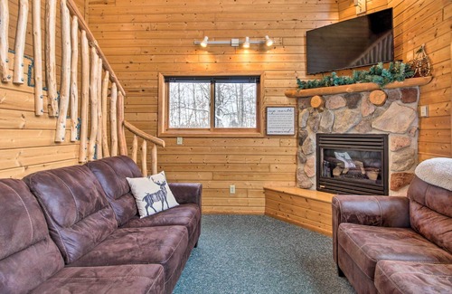 Pequot Lakes Cabin | Cabin w/ Fireplace < 1 Mile to Lakes + Golf