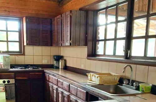Guatape Cabin | Cabin with access to the lake and view of the stone - Guatapé