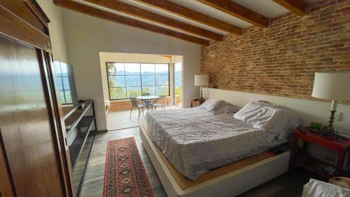 Retiro House | Cabin with Jacuzzi View with Fireplace