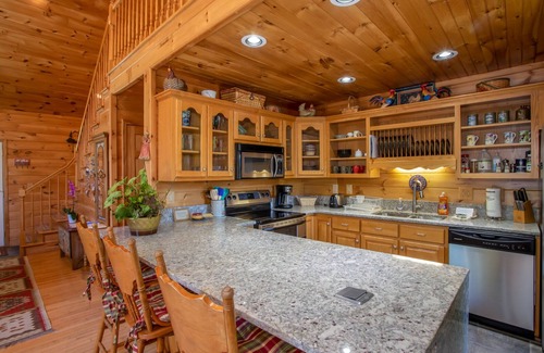 Sugar Grove Cabin | Cabin with Views & River Access