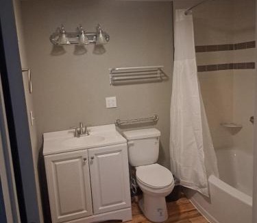 Longmont Hotel | Cabins on Main Longmont