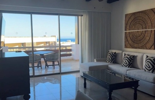 Campo de Golf Fonatur Resort | Cabo Azul- Full kitchen, jetted tub/shower & balcony. Restaurants and more.