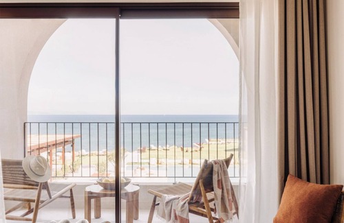 Kavos Hotel | Cabo