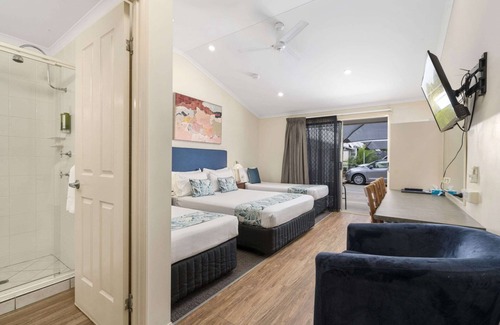Caboolture Hotel | Caboolture Central Motor Inn, SureStay Collection by BW