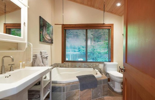 Bowen Island Apartment | Caboose