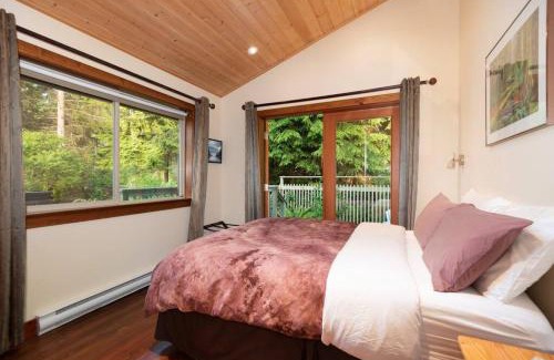 Bowen Island Apartment | Caboose