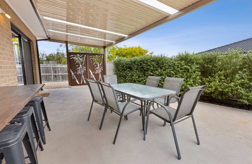 Eagle Point House | Caddie Corner - Relax in the spacious and tastefully decorated living areas
