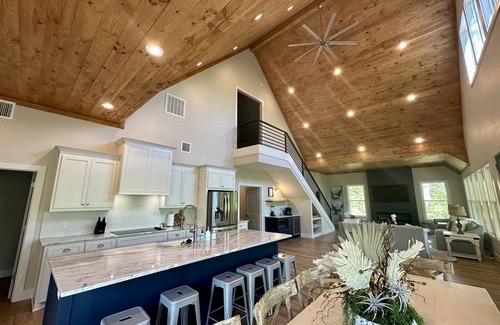 Glenwood Cabin | Caddo Cabana- Waterfront on the Caddo River. Sleeps 16 in beds.