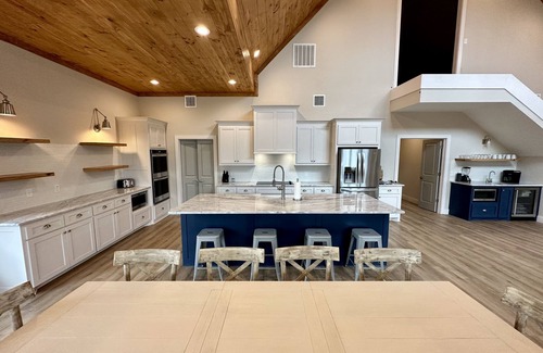 Glenwood Cabin | Caddo Cabana- Waterfront on the Caddo River. Sleeps 16 in beds.