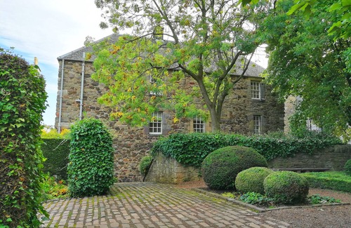 Old Town Apartment | Cadell House Apartment - Royal Mile