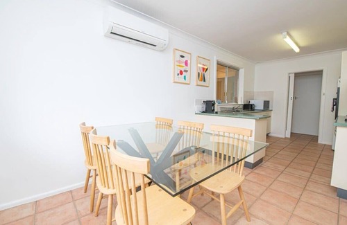 Orange Villa | Cadogan House - Located in Heart of Orange CBD