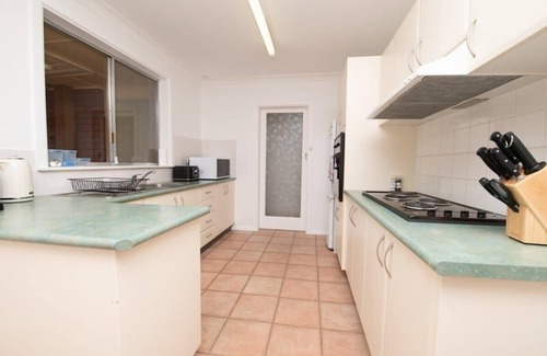 Orange Villa | Cadogan House - Located in Heart of Orange CBD
