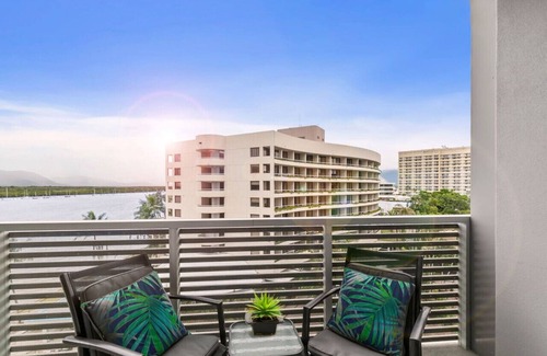 Cairns Apartment | Cairns Marina View Studio Apartment - Pool/Gym