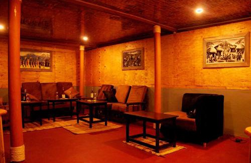 Karatu Hotel | CAJANUS INN KARATu