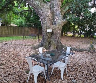 Downtown House | Cajun Stays-Cajun Home II- Entire House
