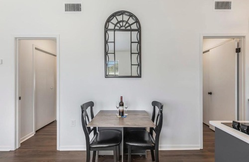 Lafayette Apartment | Cajun Stays Challenger B with Pool Sauna