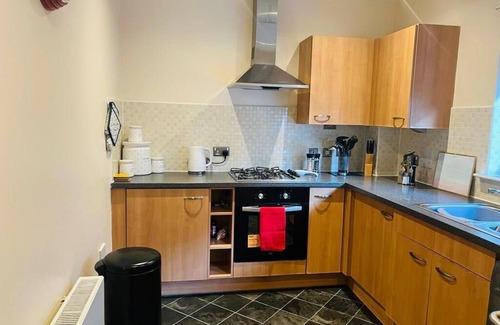 Niddrie Apartment | Cakemuir Detached House,3 Bed,Free Parking,Private Garden-Long Stay Discounts