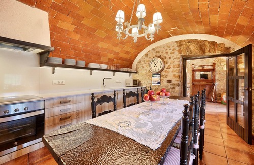 Capmany Cottage | CAL BISBE - Rural House with pool - calm and country tranquility.