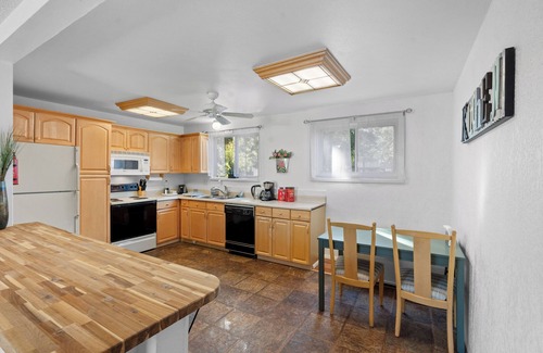 Loveland House | Cal King Bed, Sleeps 4, Centrally Located