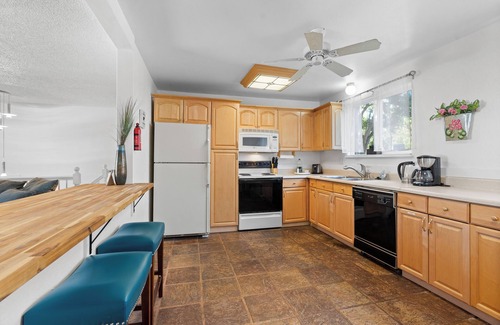 Loveland House | Cal King Bed, Sleeps 4, Centrally Located