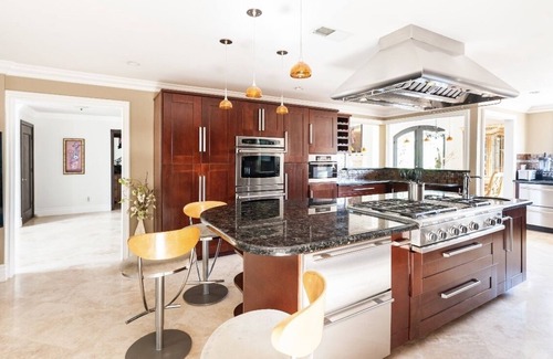 Calabasas House | Calabasas Vila lake View Home