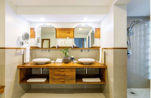 Lance aux Epines Apartment | Calabash Pool Suite Luxury apartment