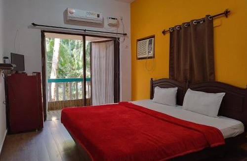 Gauravaddo House | Calangute beach rocks