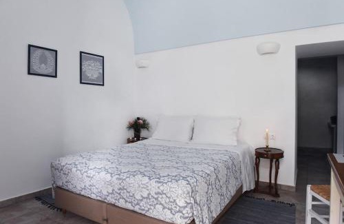 Fira Apartment | Calderimi, a cosy,warm and renovated house in Fira