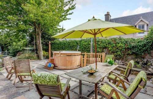 Cromarty House | Caldon Cottage