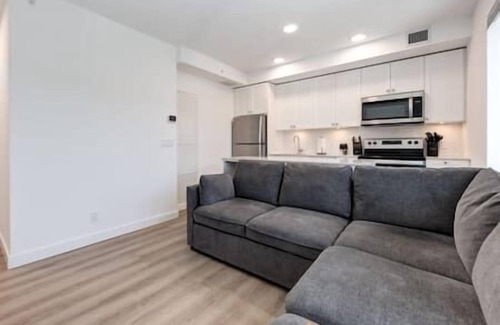 Bridgeland Apartment | Calgary Tower Views | UG Park | Rooftop Patio